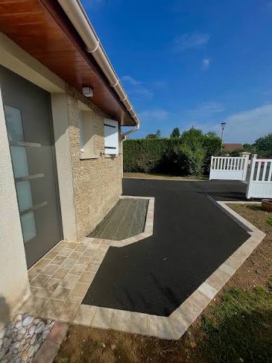 Terrasse enrobé et pourtour carrelé — Aménagement extérieur, Île-de-France